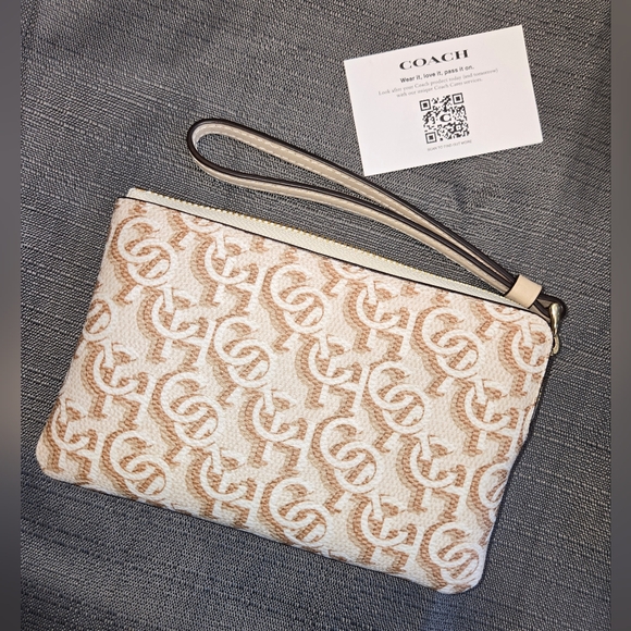 Coach Wristlet Monogram Print Cream Beige NEW NWOT